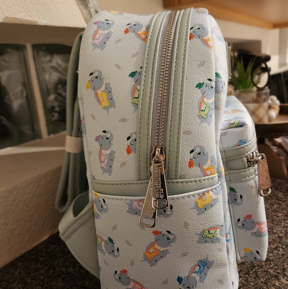 DUMBO Disney Loungefly Bag - Picture 4 of 5